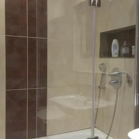 Old Summer House With Renovated Bathroom Апартаменты *