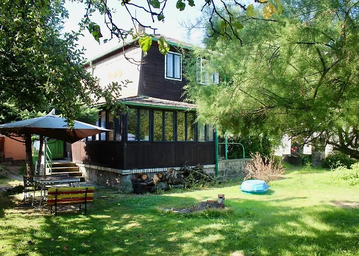 Old Summer House With Renovated Bathroom Praag