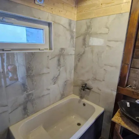 Old Summer House With Renovated Bathroom Διαμέρισμα Πράγα