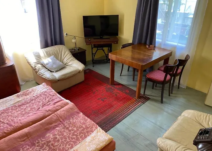 Apartment Old Summer House With Renovated Bathroom Prague